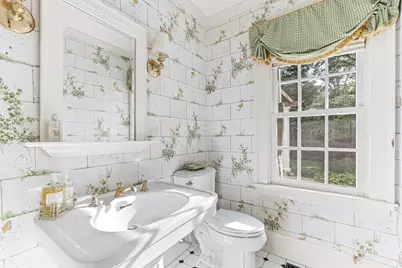 33 Hundreds Cir, Wellesley, MA 02481 - Photo 19