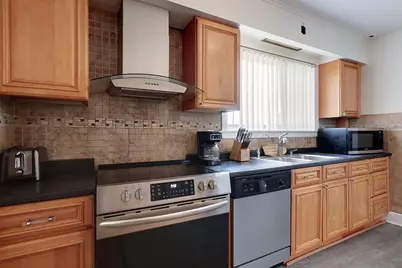 6 Danforth St, Lawrence, MA 01843 - Photo 5