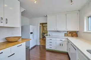 87 Bonad Rd, Brookline, MA 02467 - Photo 9