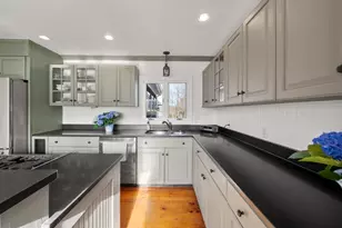 27 Standish St, Duxbury, MA 02332 - Photo 7