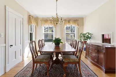 38 Hillside Ave, Bedford, MA 01730 - Photo 9