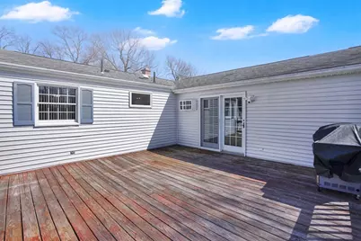 142 Louis Rd, Springfield, MA 01118 - Photo 3