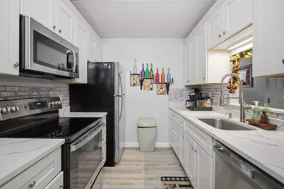 32 Maple Crest Cir #G, Holyoke, MA 01040 - Photo 13