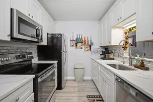 32 Maple Crest Cir, Holyoke, MA 01040 - Photo 13