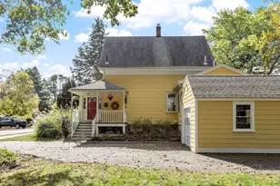 52 Maple St, Hamilton, MA 01982 - Photo 37