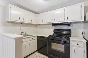 136 Tyngsboro Rd, Chelmsford, MA 01863 - Photo 3