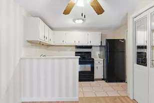 136 Tyngsboro Rd, Chelmsford, MA 01863 - Photo 5