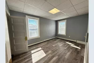 133 University Ave #5, Lowell, MA 01854 - Photo 5