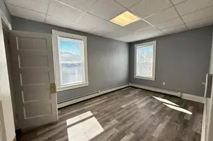 133 University Ave, Lowell, MA 01854 - Photo 5
