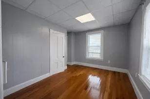 133 University Ave, Lowell, MA 01854 - Photo 7