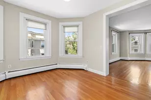 18 Centre St, Cambridge, MA 02139 - Photo 5