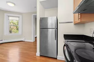 18 Centre St, Cambridge, MA 02139 - Photo 9