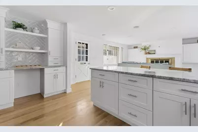 Six Glen Drive, Lynnfield, MA 01940 - Photo 7