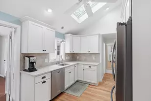 223 Edgewater Dr, Framingham, MA 01702 - Photo 9