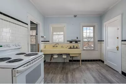 73 Westbourne St, Boston, MA 02131 - Photo 7