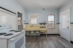 73 Westbourne St, Boston, MA 02131 - Photo 7