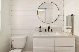 11 Hillview Ave, Boston, MA 02131 - Photo 17