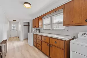 23 Carver St, Worcester, MA 01604 - Photo 13