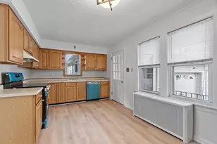 23 Carver St, Worcester, MA 01604 - Photo 5