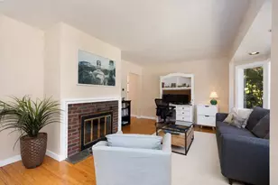 31 Chief Justice Cushing Hwy, Hingham, MA 02043 - Photo 3