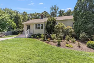 31 Chief Justice Cushing Hwy, Hingham, MA 02043 - Photo 1