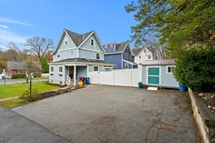 92 Greenwood St, Melrose, MA 02176 - Photo 5