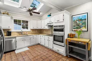 92 Greenwood St, Melrose, MA 02176 - Photo 15