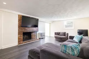 326 Austin St, Newton, MA 02465 - Photo 11