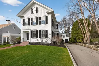 33 Lincoln St, Hingham, MA 02043 - Photo 1