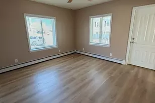 32 Pond St, Attleboro, MA 02703 - Photo 3