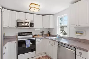 19 Brookfield Cir, Framingham, MA 01701 - Photo 17