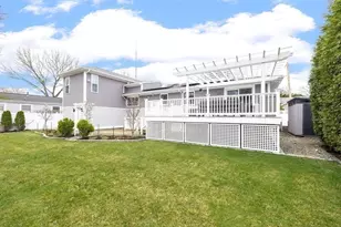 8 Arnold St, Needham, MA 02494 - Photo 25