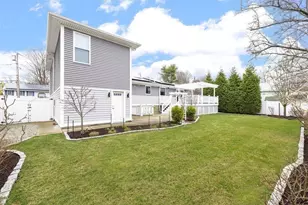 8 Arnold St, Needham, MA 02494 - Photo 27