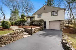 36 Kimlo Rd, Wellesley, MA 02481 - Photo 3