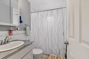 80 Edgelawn Ave, North Andover, MA 01845 - Photo 13