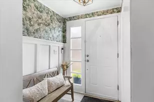 10 Earnshaw St, Boston, MA 02132 - Photo 3
