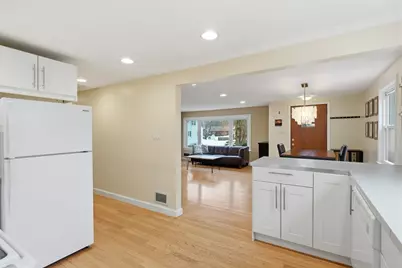 9 Pinewood Ave, Beverly, MA 01915 - Photo 11