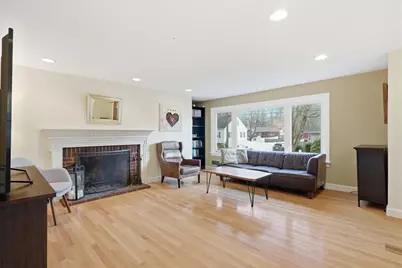 9 Pinewood Ave, Beverly, MA 01915 - Photo 3