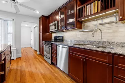 760-762 E 5th St #2, Boston, MA 02127 - Photo 9