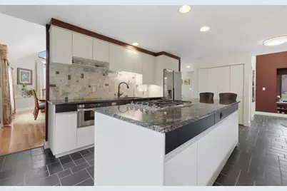 40 Lincoln Cir E, Andover, MA 01810 - Photo 11