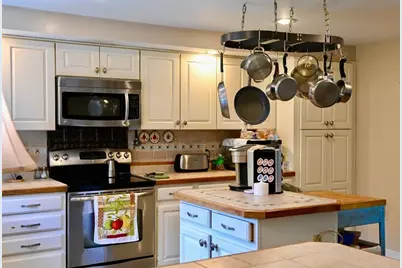 14 Whitewood Rd, Milford, MA 01757 - Photo 9