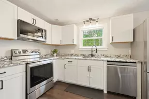 1187 S Precinct St, Taunton, MA 02718 - Photo 9