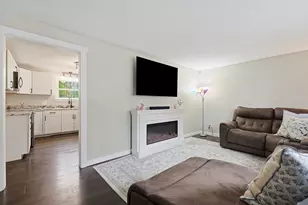 1187 S Precinct St, Taunton, MA 02718 - Photo 5