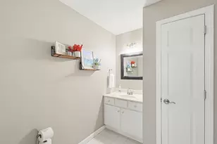 8 Goldenwood Dr, Norton, MA 02766 - Photo 13