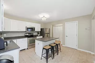 8 Goldenwood Dr, Norton, MA 02766 - Photo 11