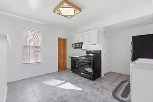 11 Pearl St, Quincy, MA 02169 - Photo 3