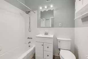 922 Beacon St, Boston, MA 02215 - Photo 9