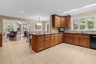 43 Thomas Newton Dr, Westborough, MA 01581 - Photo 11