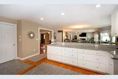 10 Jensen Farm Rd, Braintree, MA 02184 - Photo 13