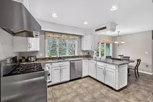 17 Karlton Cir, Andover, MA 01810 - Photo 7